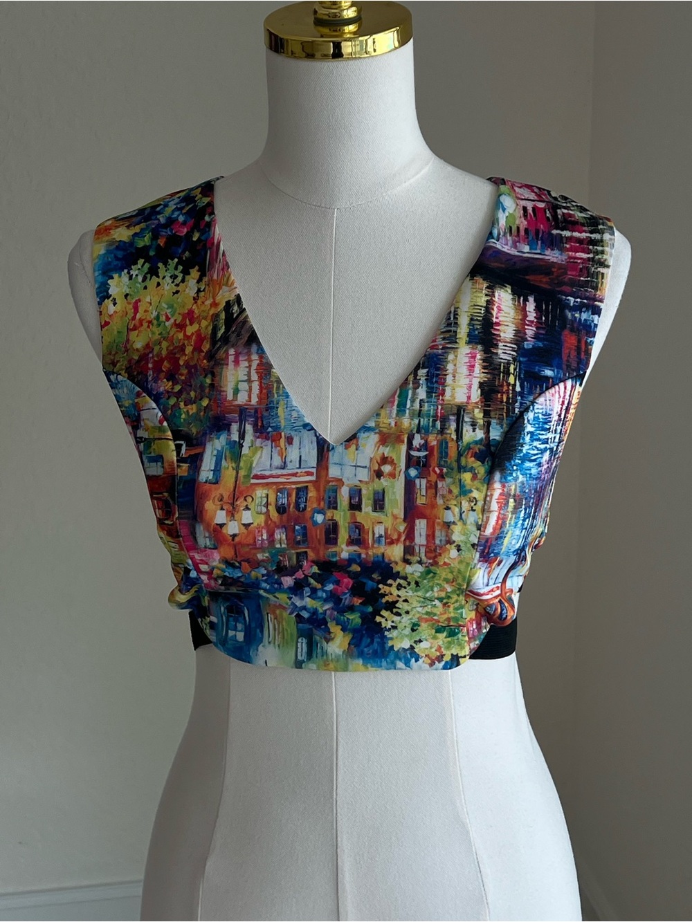 Mustard Seed Multicolor Abstract V-Neck Crop Top